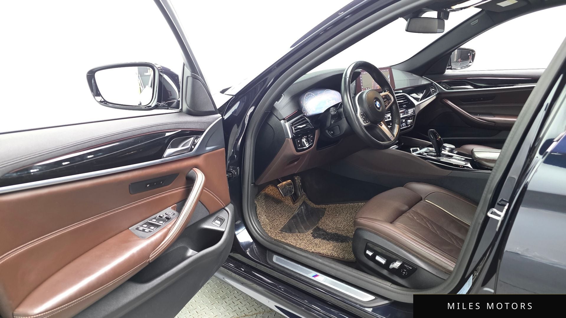 BMW 5 Series (G30) 2019 — миниатюра 11