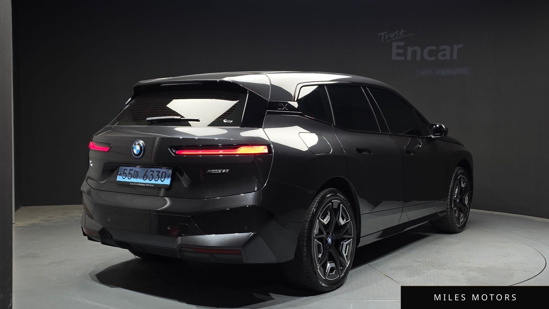BMW iX 2023 — миниатюра 2