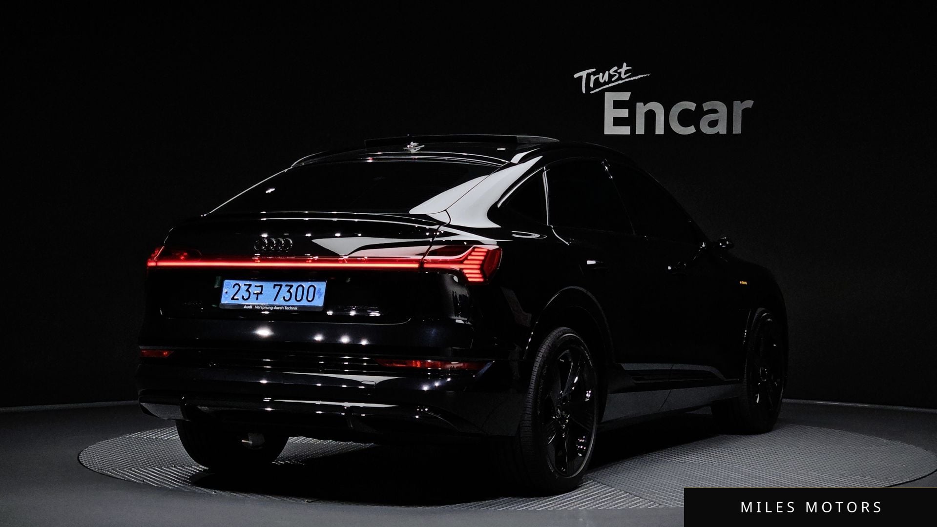 Audi e-tron 2022 — миниатюра 2