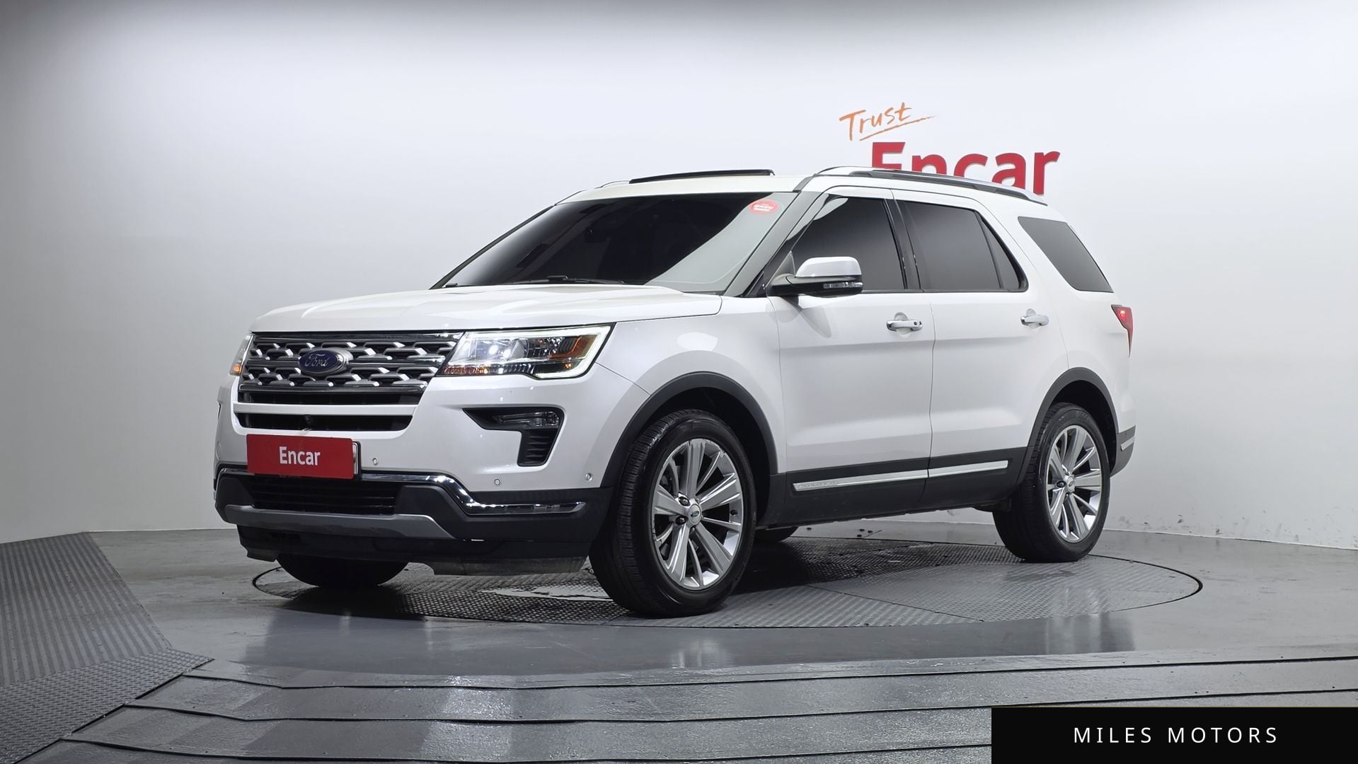 Ford Explorer 2019 — фото 1 из 12