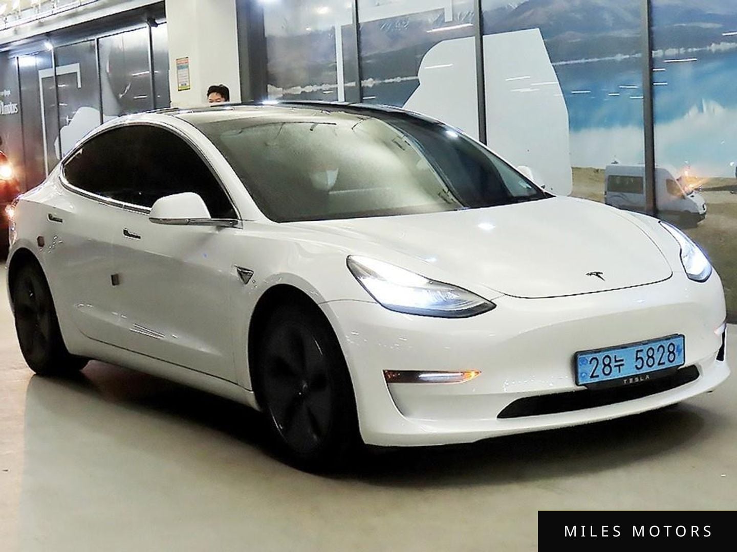 Tesla Model 3 2020 — фото 1 из 12