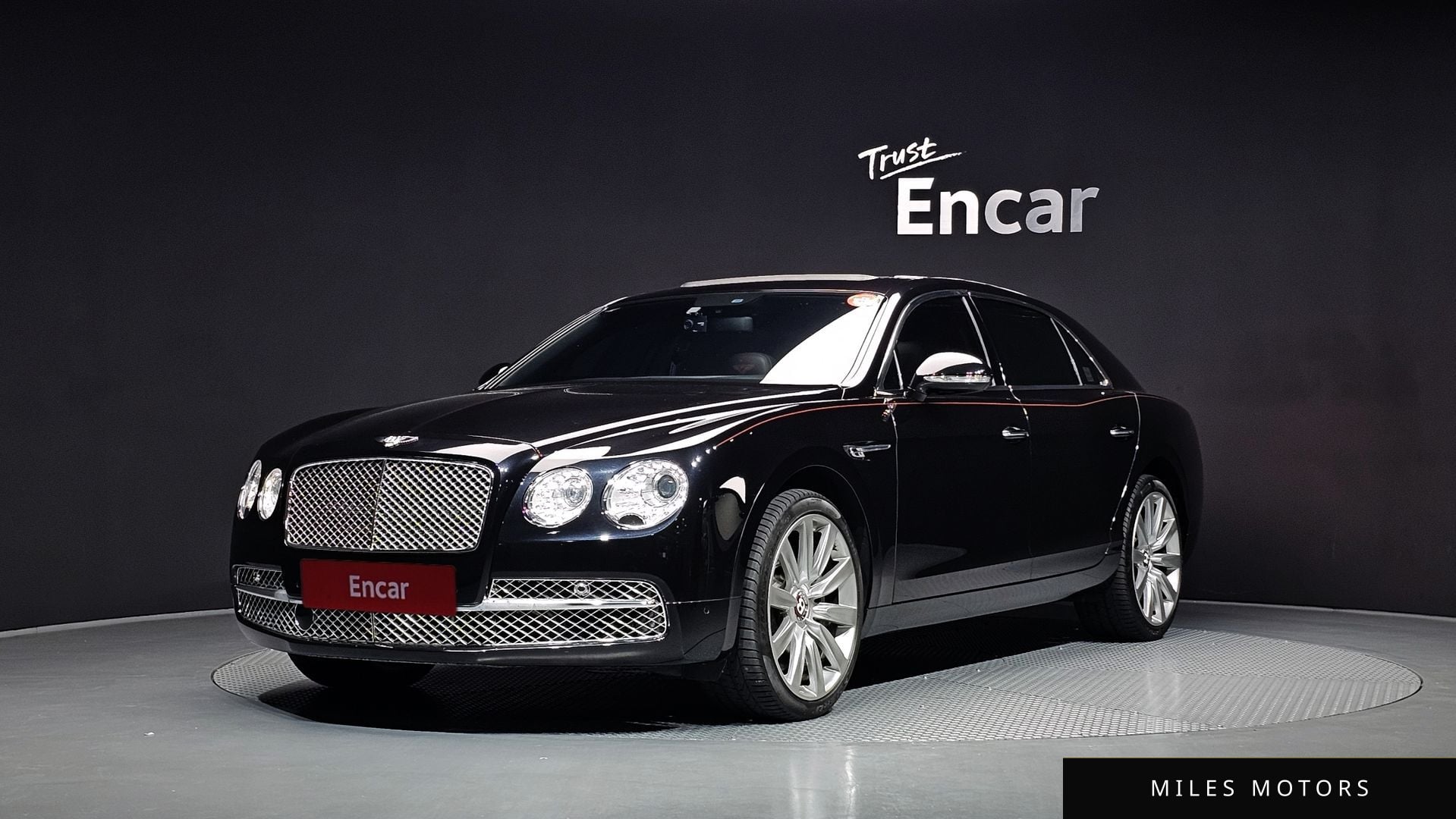 Bentley Flying Spur 2016 — фото 1 из 12