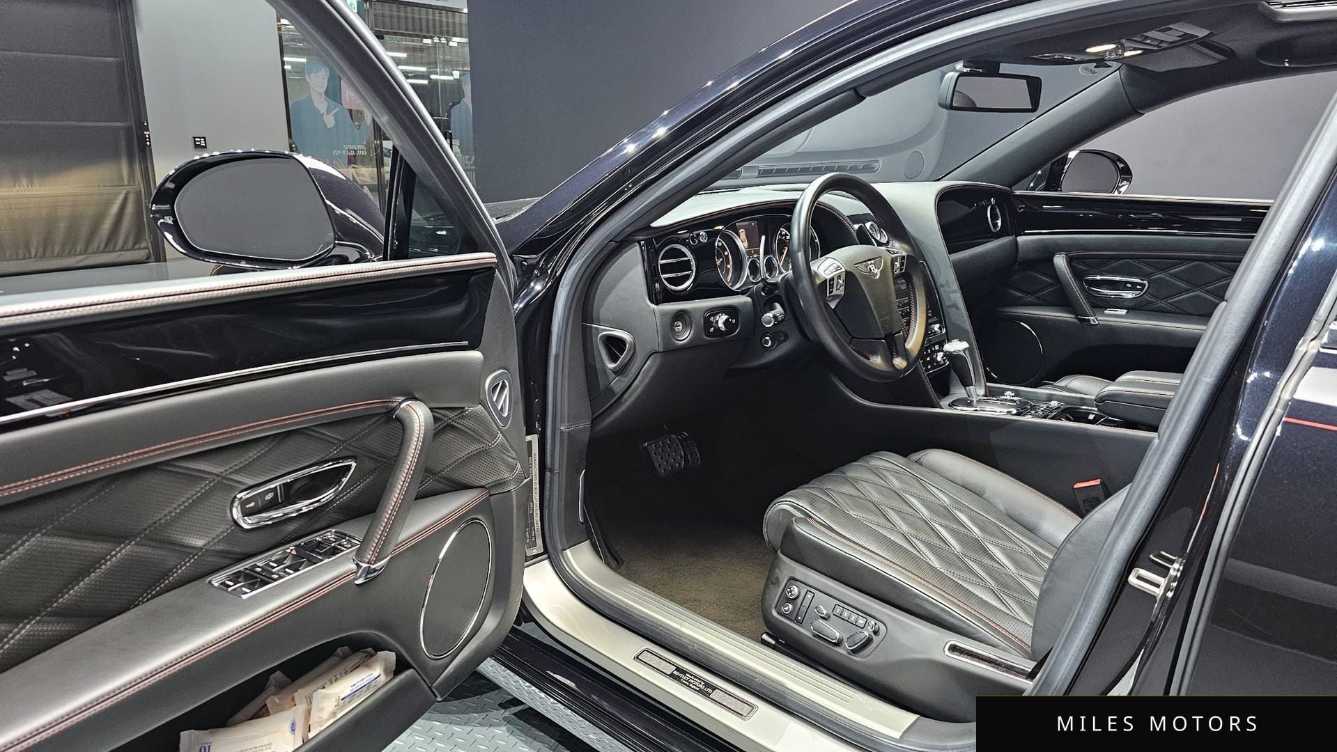 Bentley Flying Spur 2016 — миниатюра 10