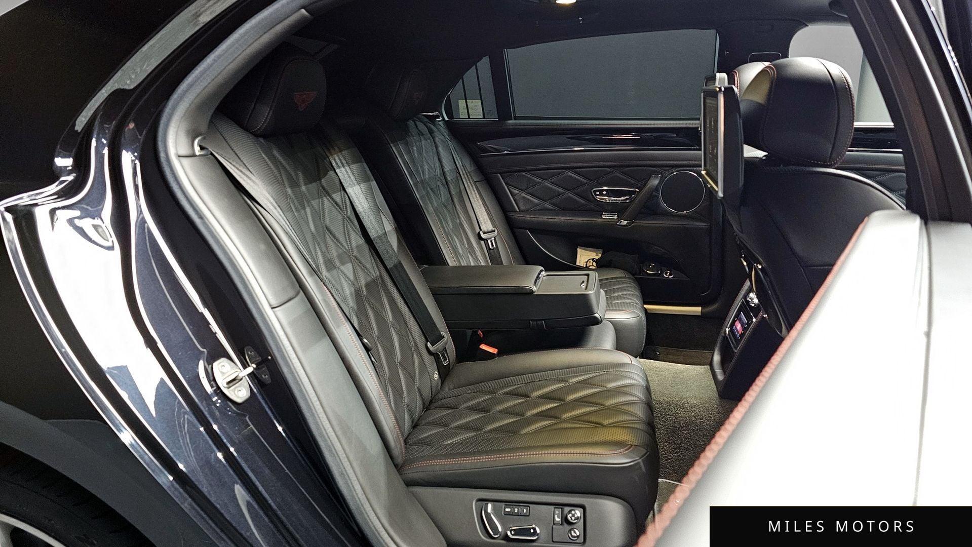 Bentley Flying Spur 2016 — миниатюра 11