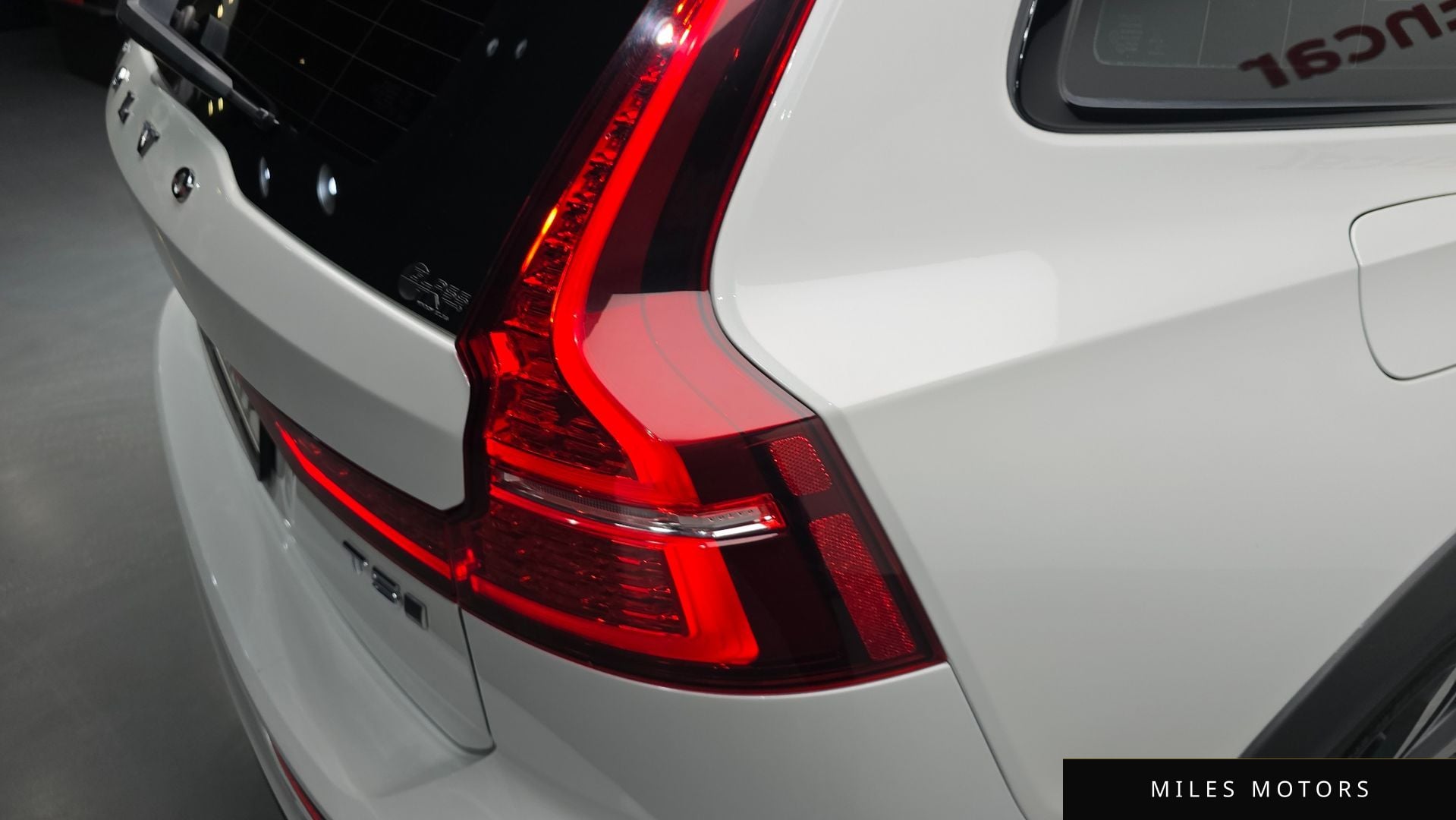Volvo V60 2020 — миниатюра 8