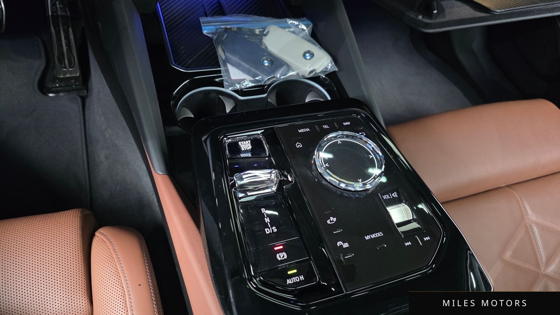 BMW 5 Series (G60) 2024 — миниатюра 12