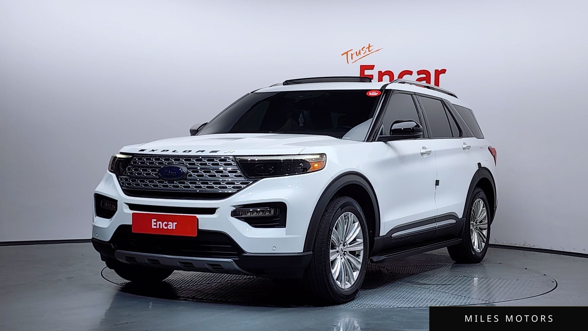 Ford Explorer 2020 — фото 1 из 12