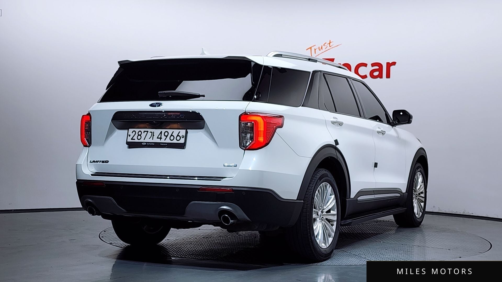 Ford Explorer 2020 — миниатюра 2