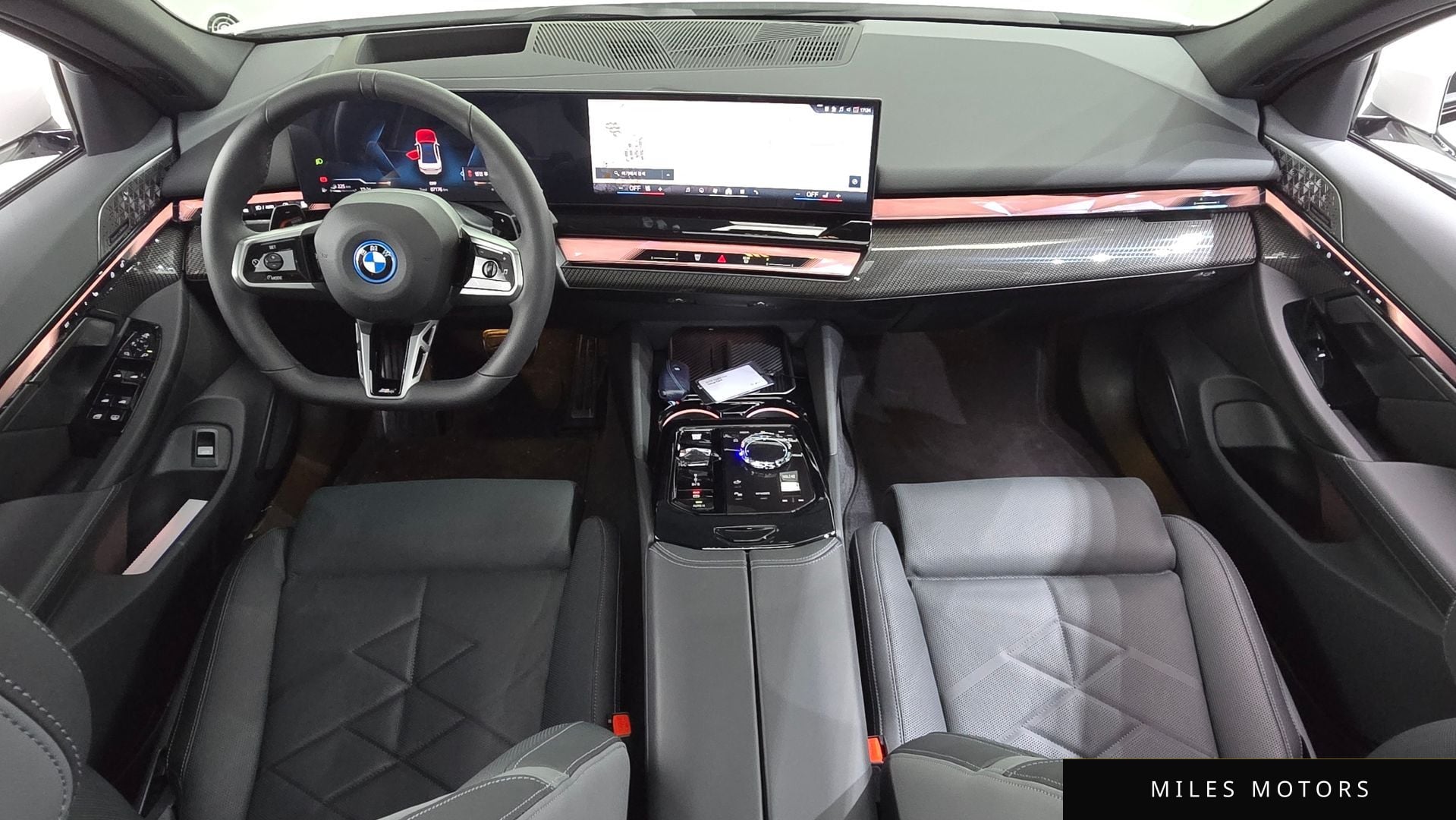 BMW 5 Series (G60) 2026 — миниатюра 10