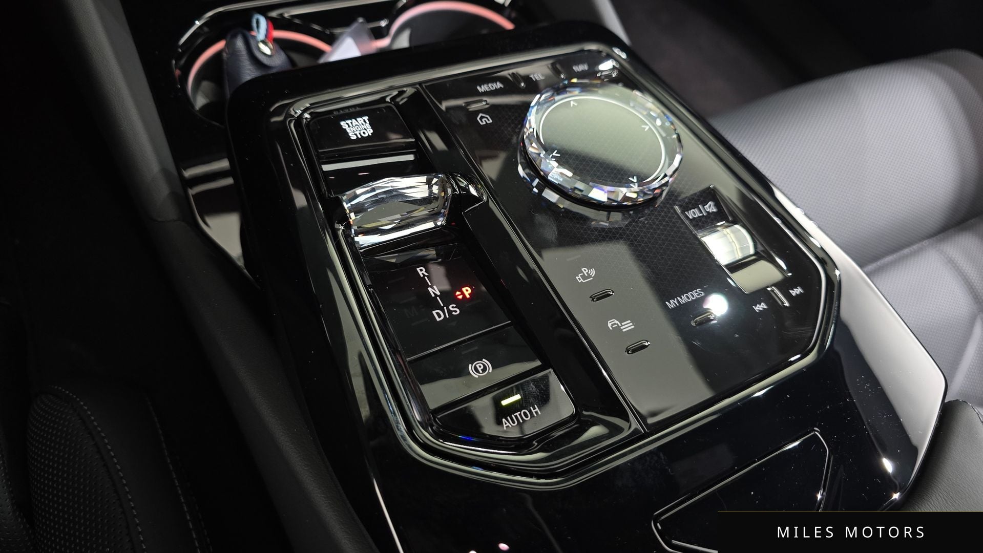 BMW 5 Series (G60) 2026 — миниатюра 12