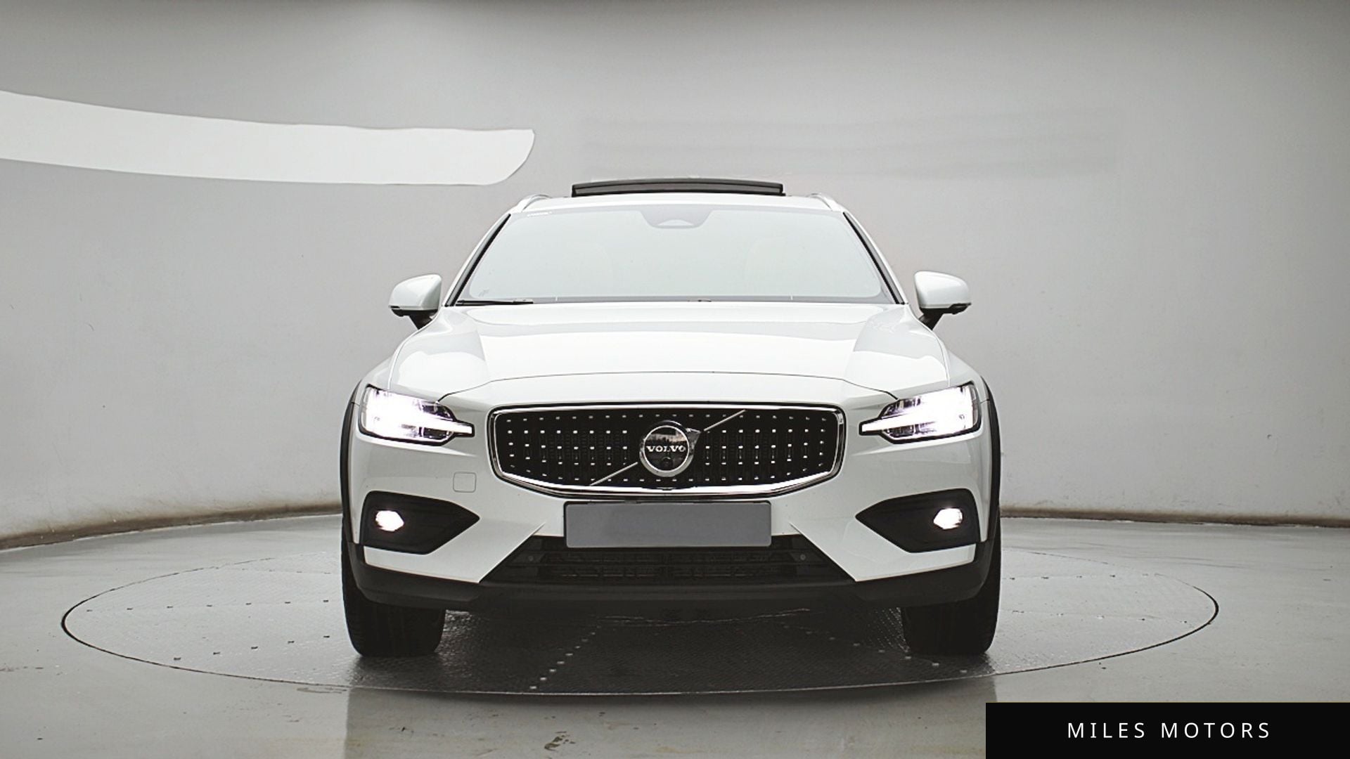 Volvo V60 2023 — миниатюра 3