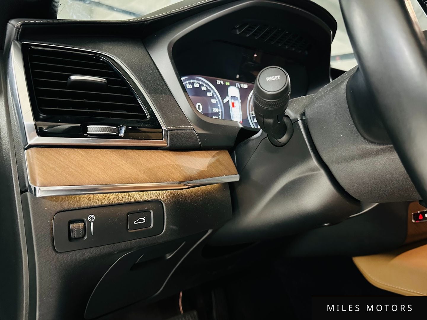 Volvo XC90 2018 — миниатюра 12