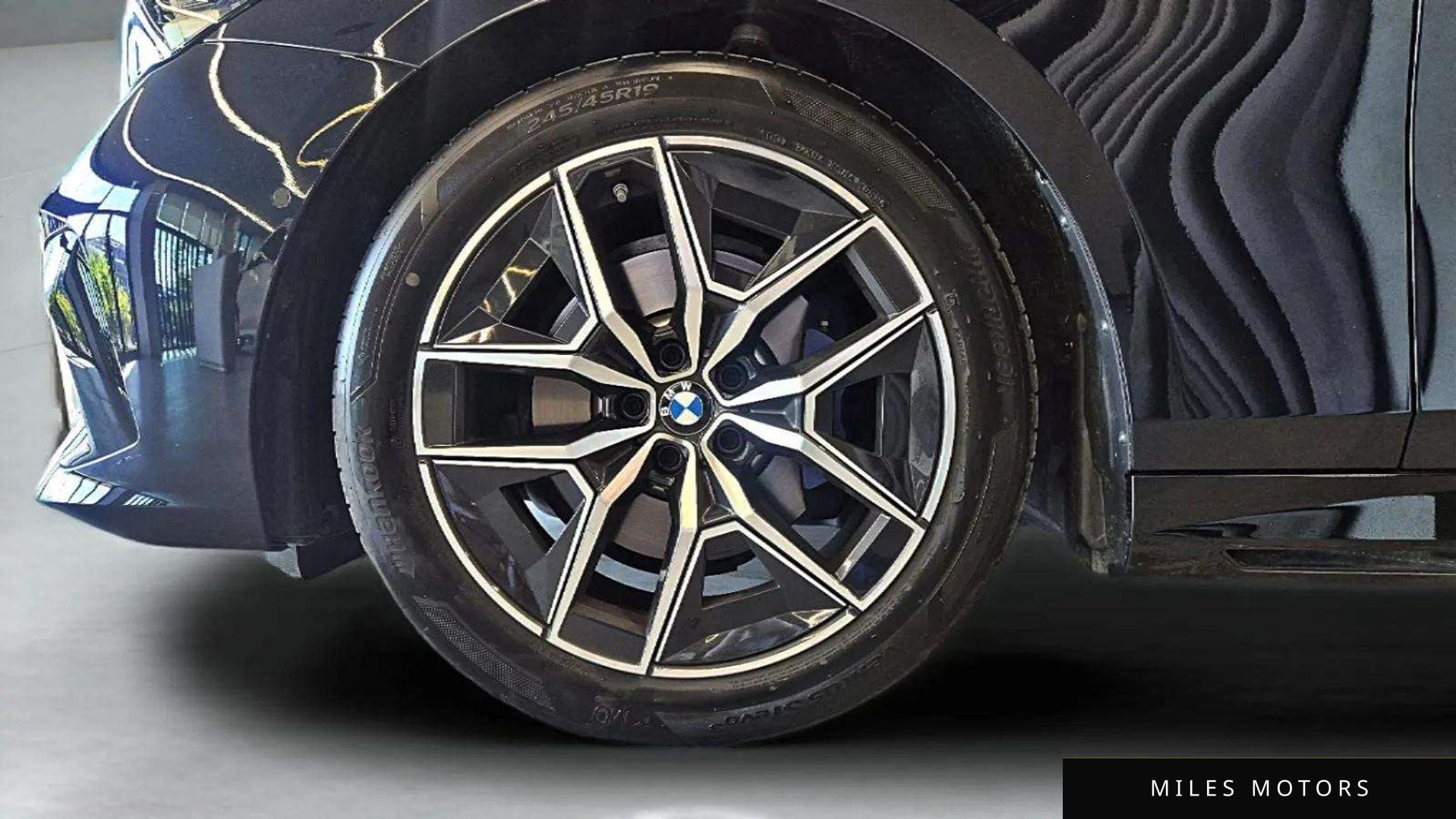 BMW 5 Series (G60) 2025 — миниатюра 5