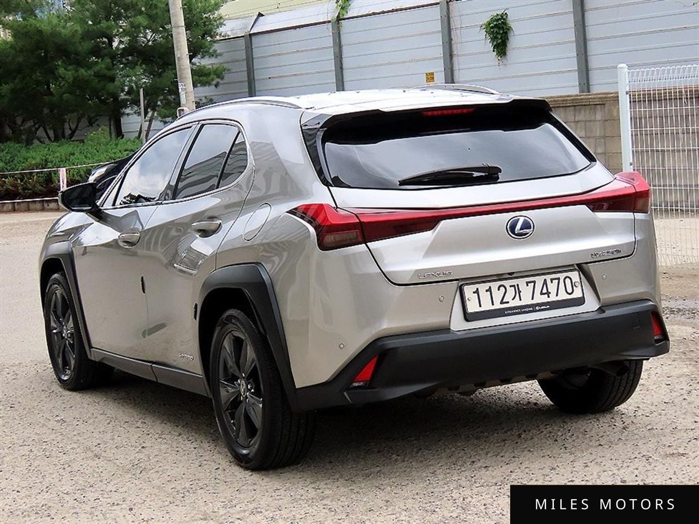 Лексус UX250h 2020 — миниатюра 3