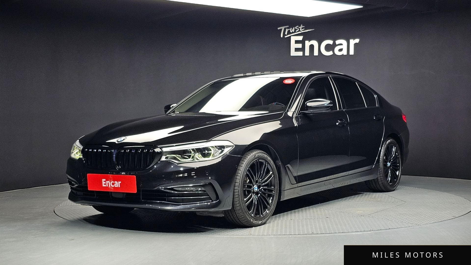 BMW 5 Series (G30) 2019 — фото 1 из 12