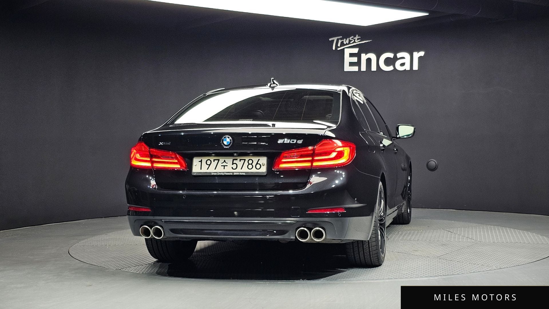 BMW 5 Series (G30) 2019 — миниатюра 4
