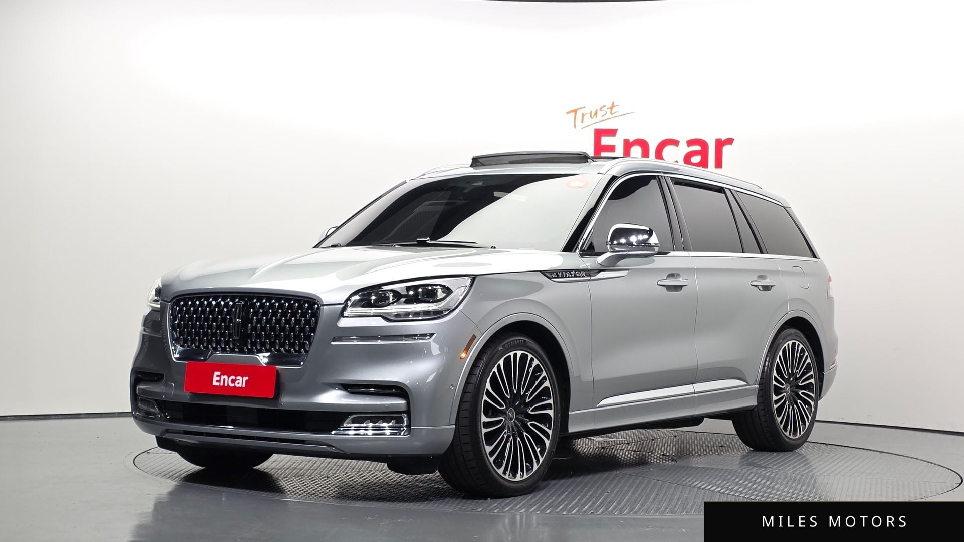 Lincoln Aviator 2020 — фото 1 из 12