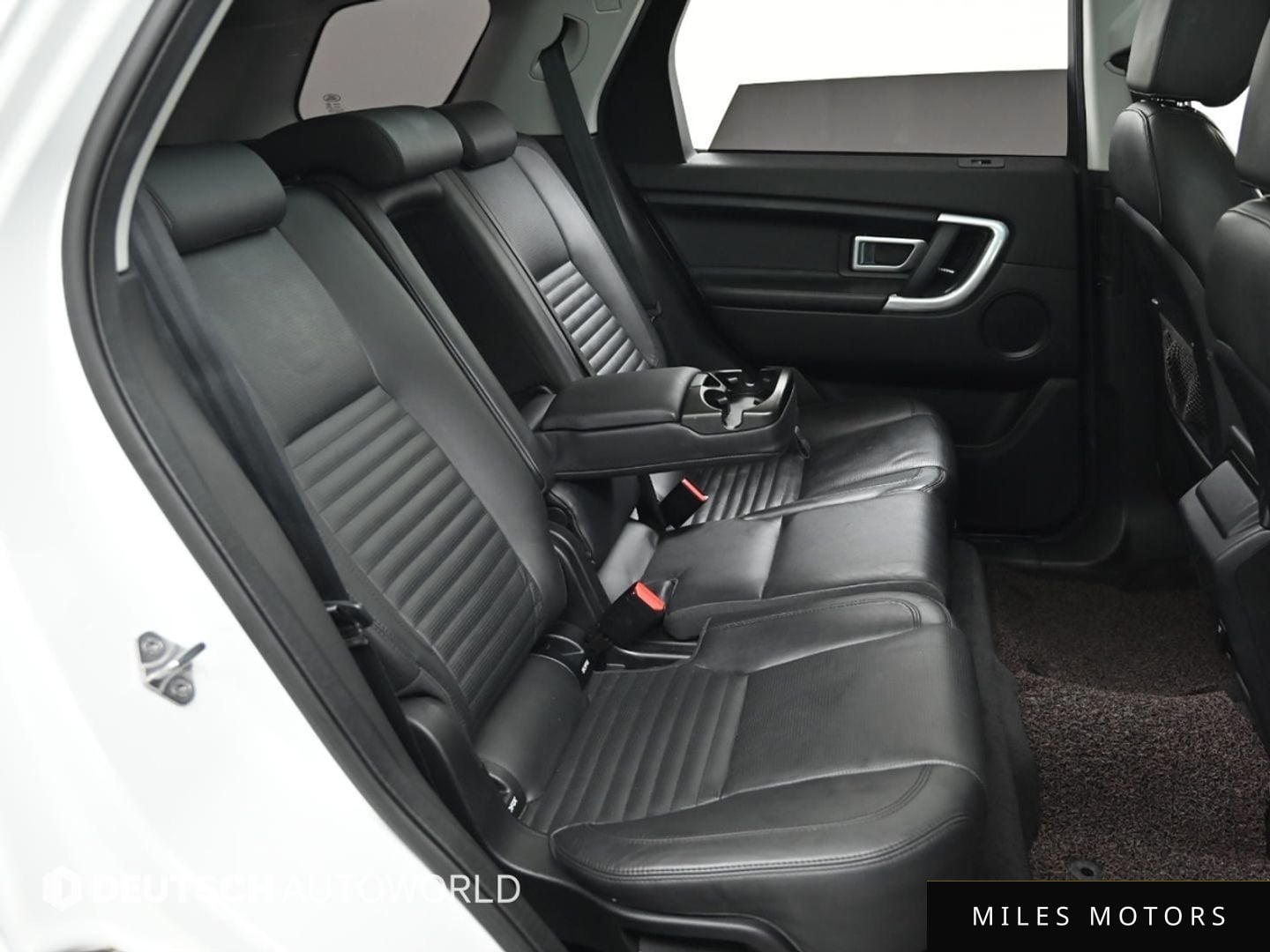 Land Rover Discovery Sport 2017 — миниатюра 12