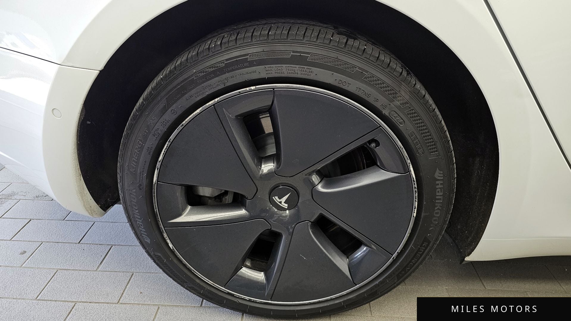 Tesla Model 3 2022 — миниатюра 5
