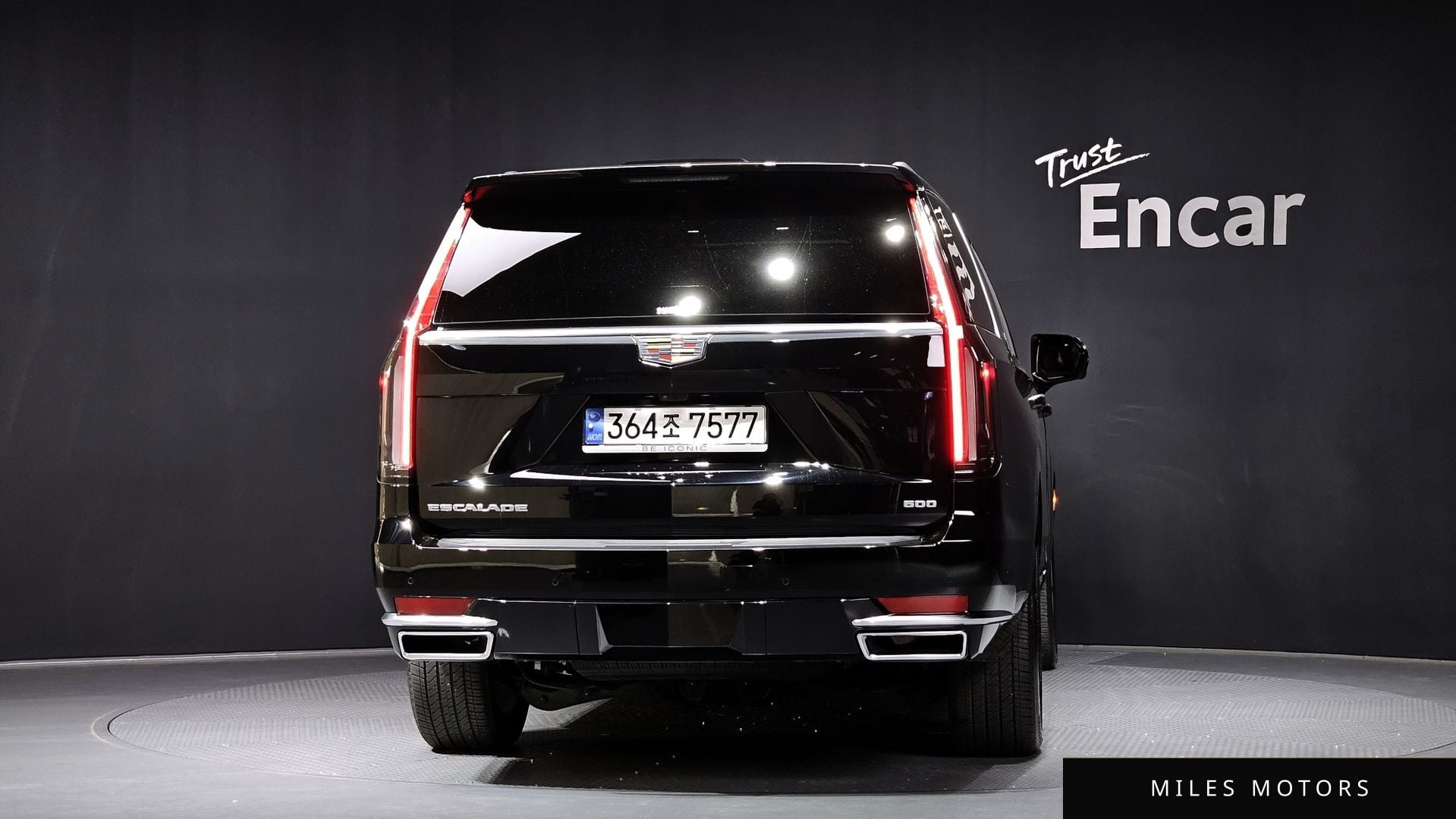 Cadillac Escalade 2023 — миниатюра 4