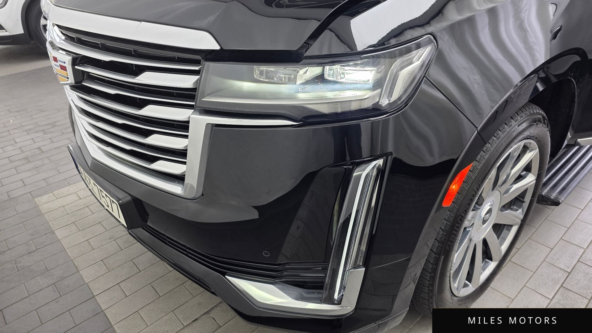 Cadillac Escalade 2023 — миниатюра 8