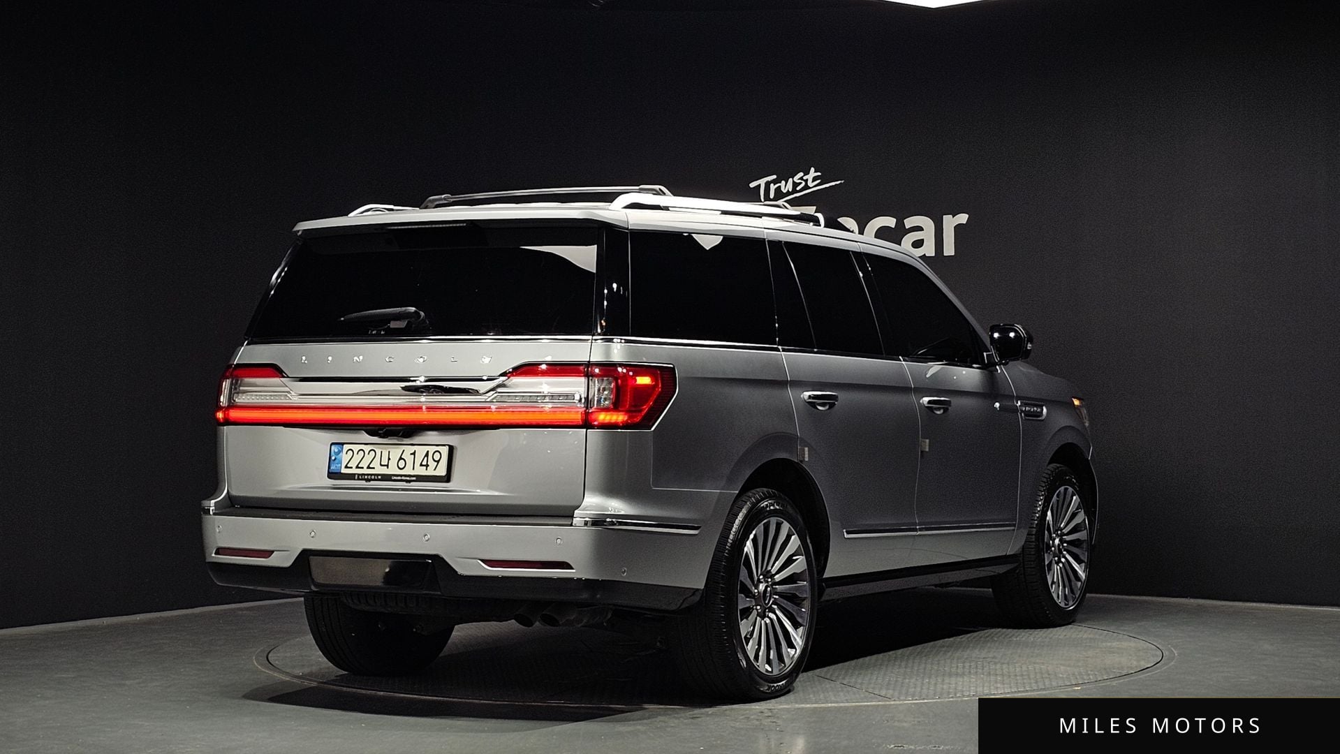 Lincoln Navigator 2021 — миниатюра 2