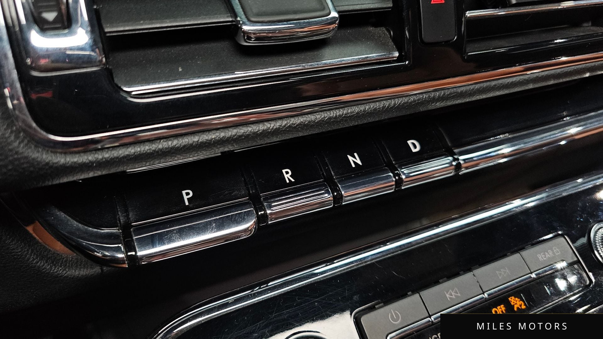 Lincoln Navigator 2021 — миниатюра 9