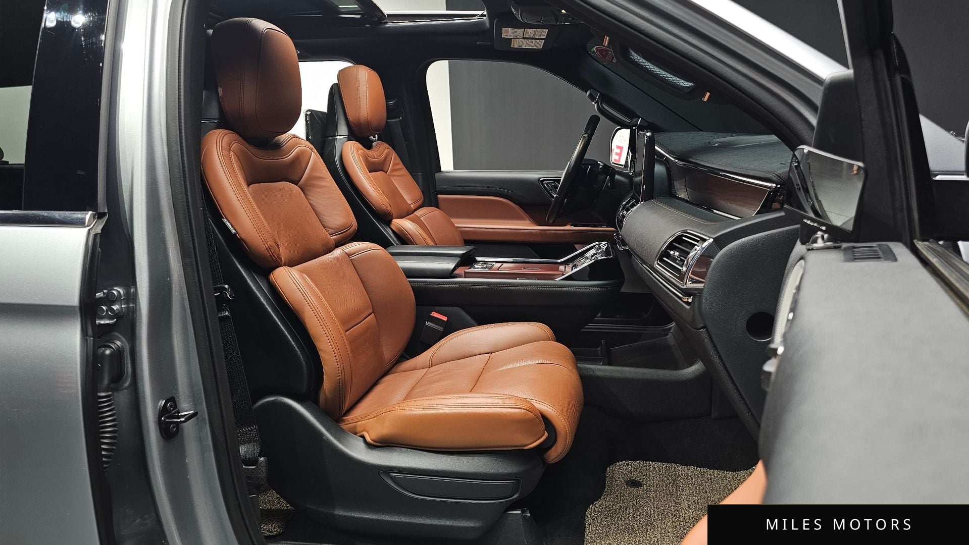 Lincoln Navigator 2021 — миниатюра 10
