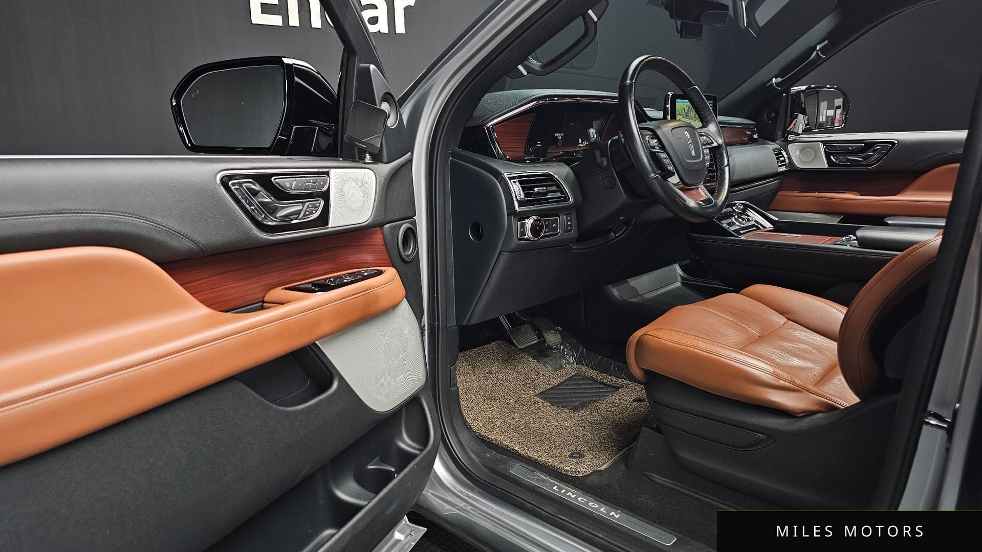 Lincoln Navigator 2021 — миниатюра 11