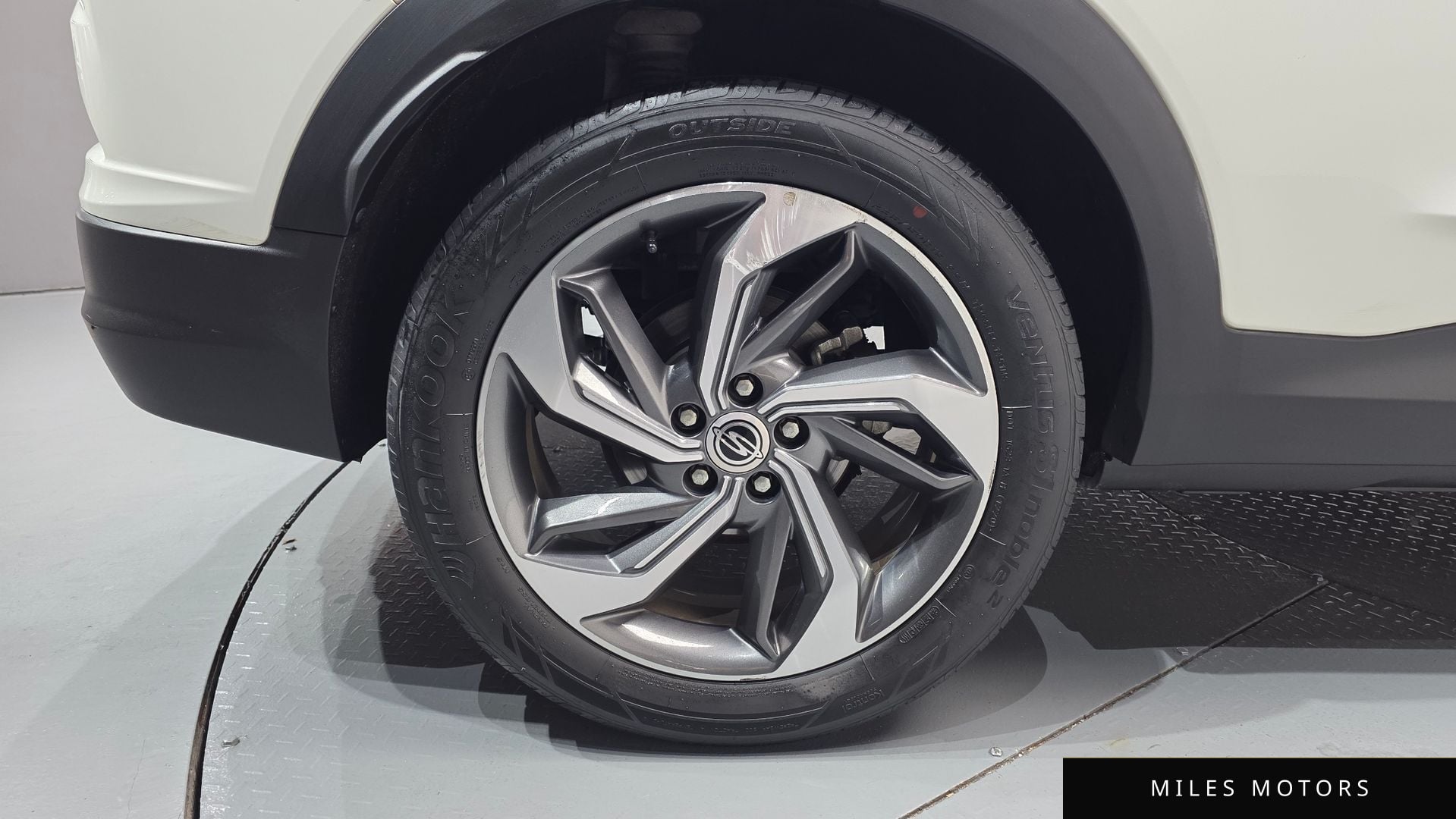 KG Mobility Beautiful Korando 2019 — миниатюра 6