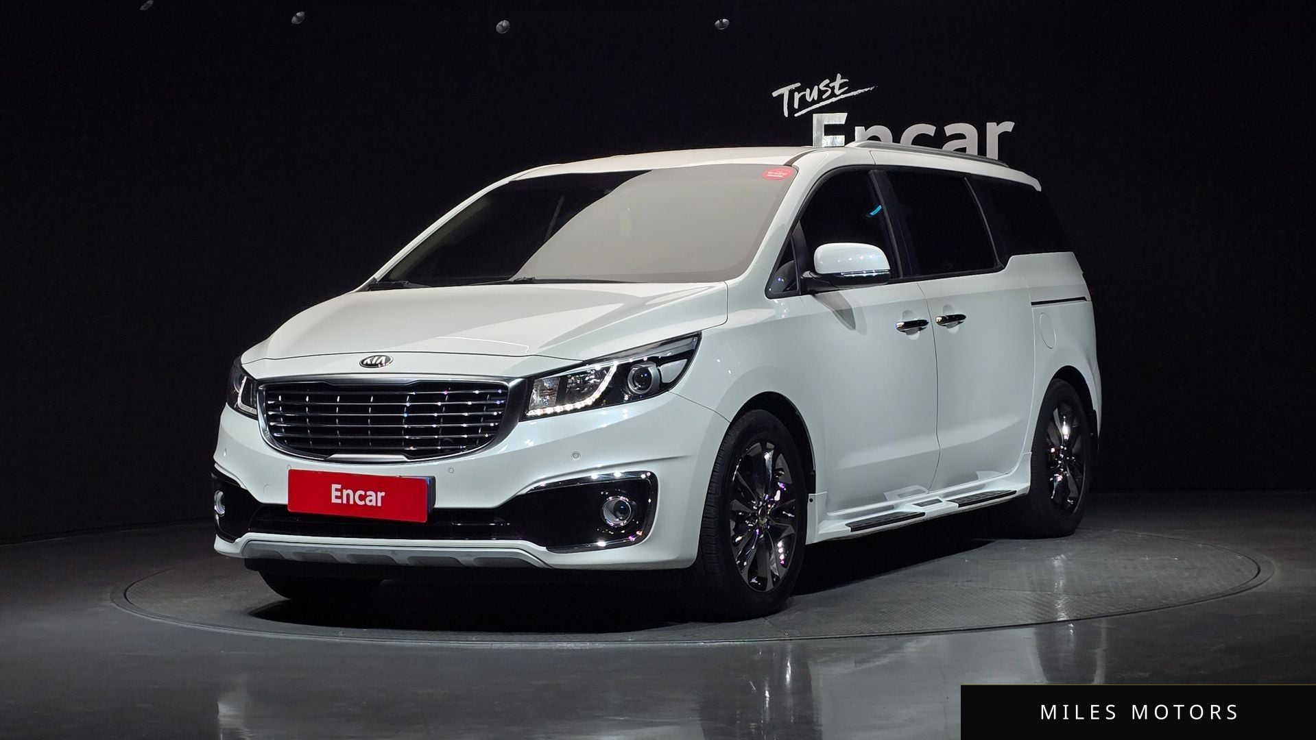 Kia Canival 2016 — фото 1 из 12