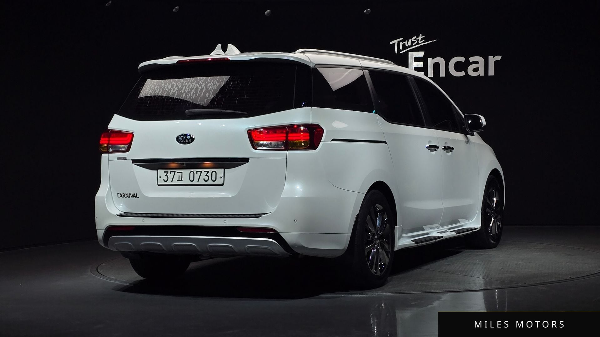 Kia Canival 2016 — миниатюра 2
