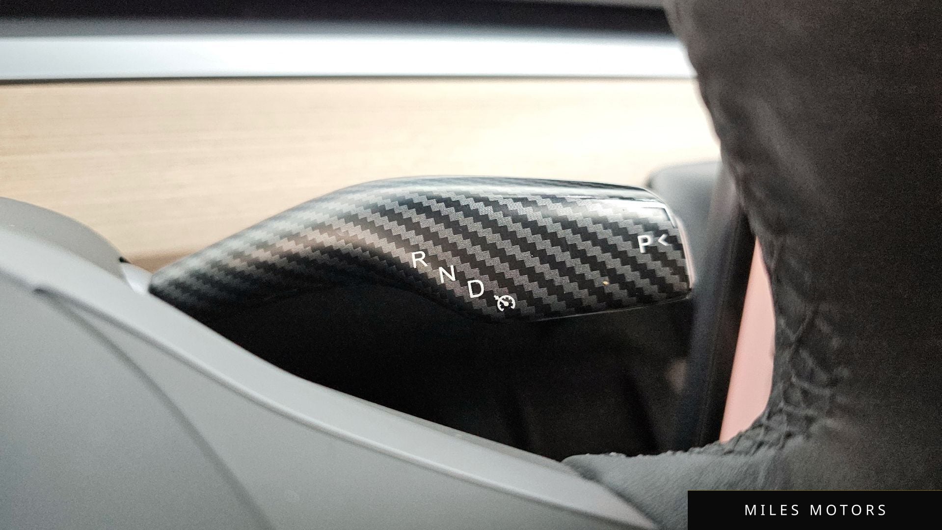 Tesla Model Y 2022 — миниатюра 12