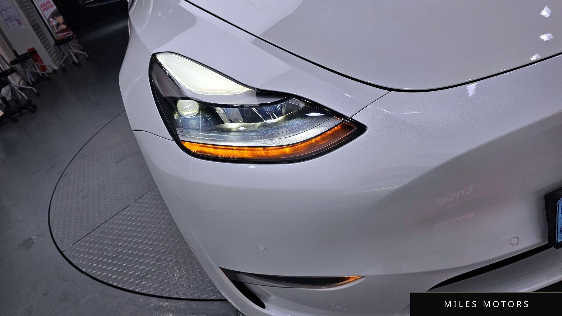 Tesla Model Y 2022 — миниатюра 8