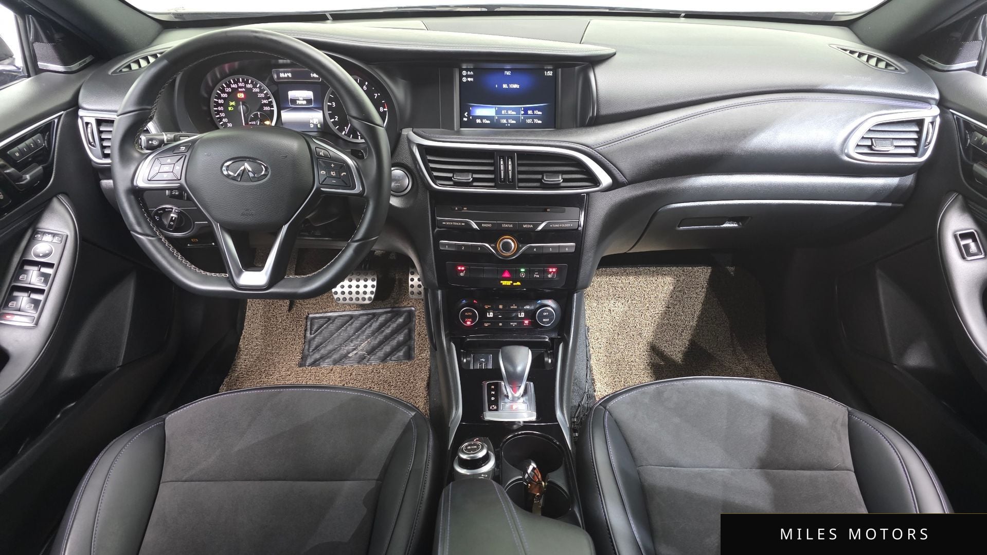 Infiniti Q30 2017 — миниатюра 10