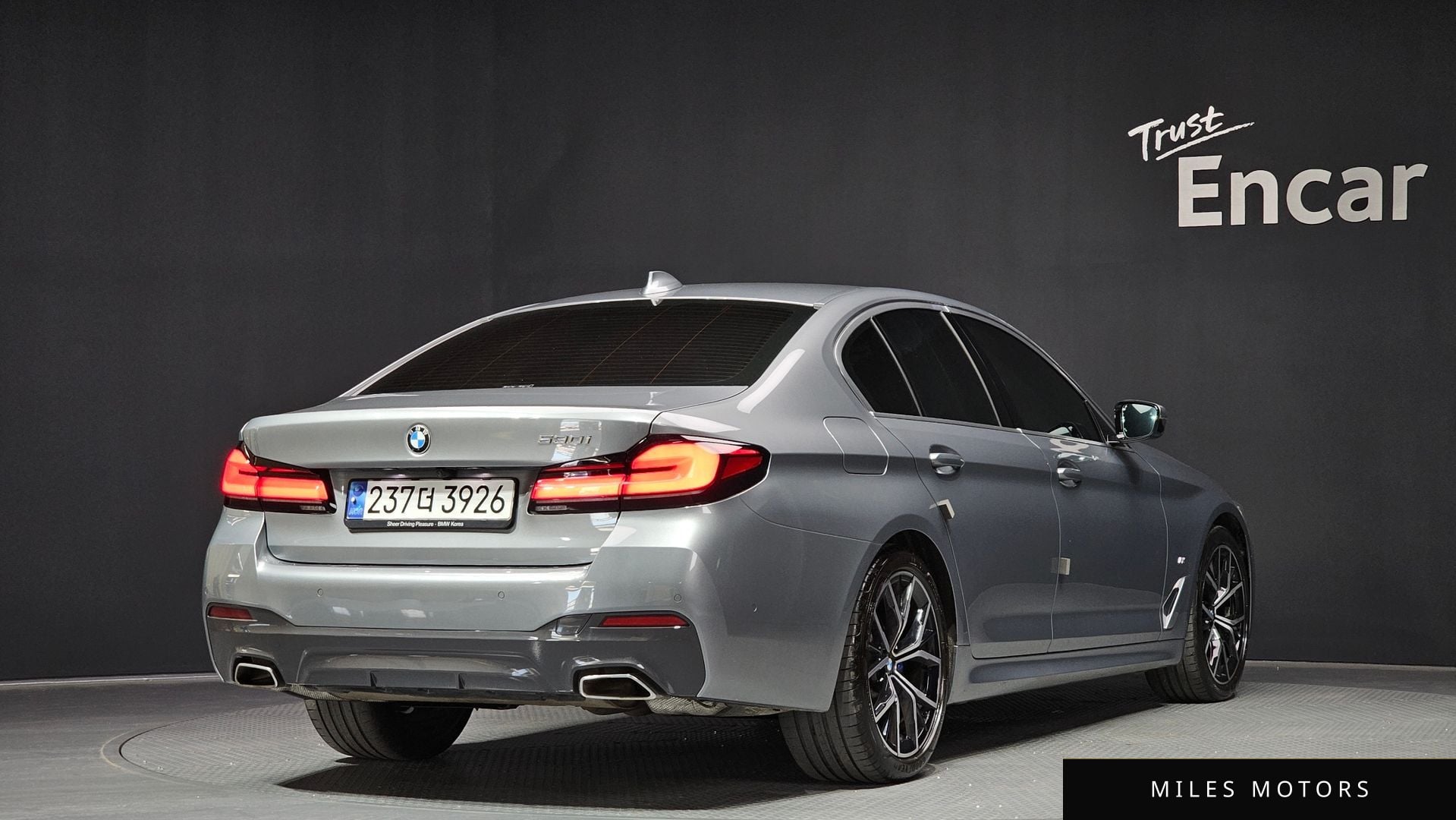 BMW 5 Series (G30) 2023 — миниатюра 2