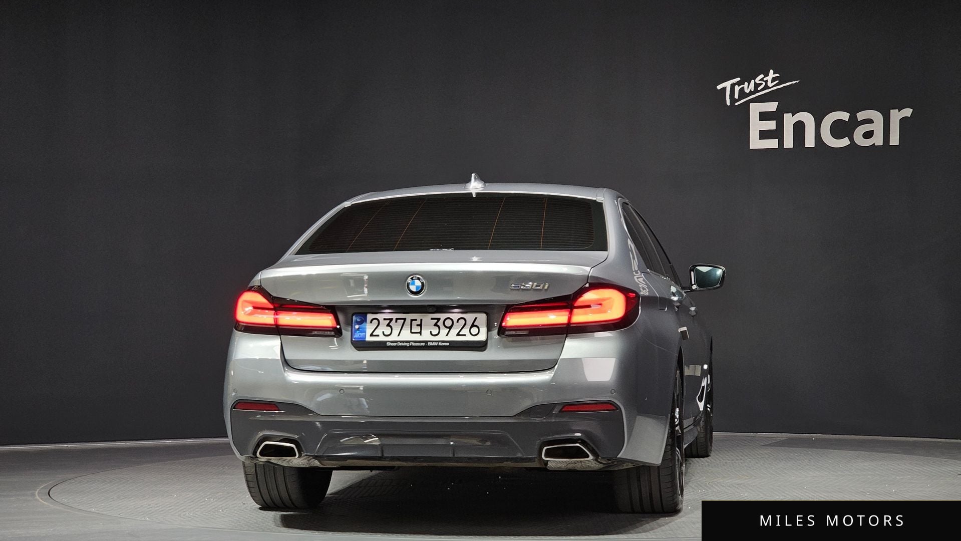 BMW 5 Series (G30) 2023 — миниатюра 4