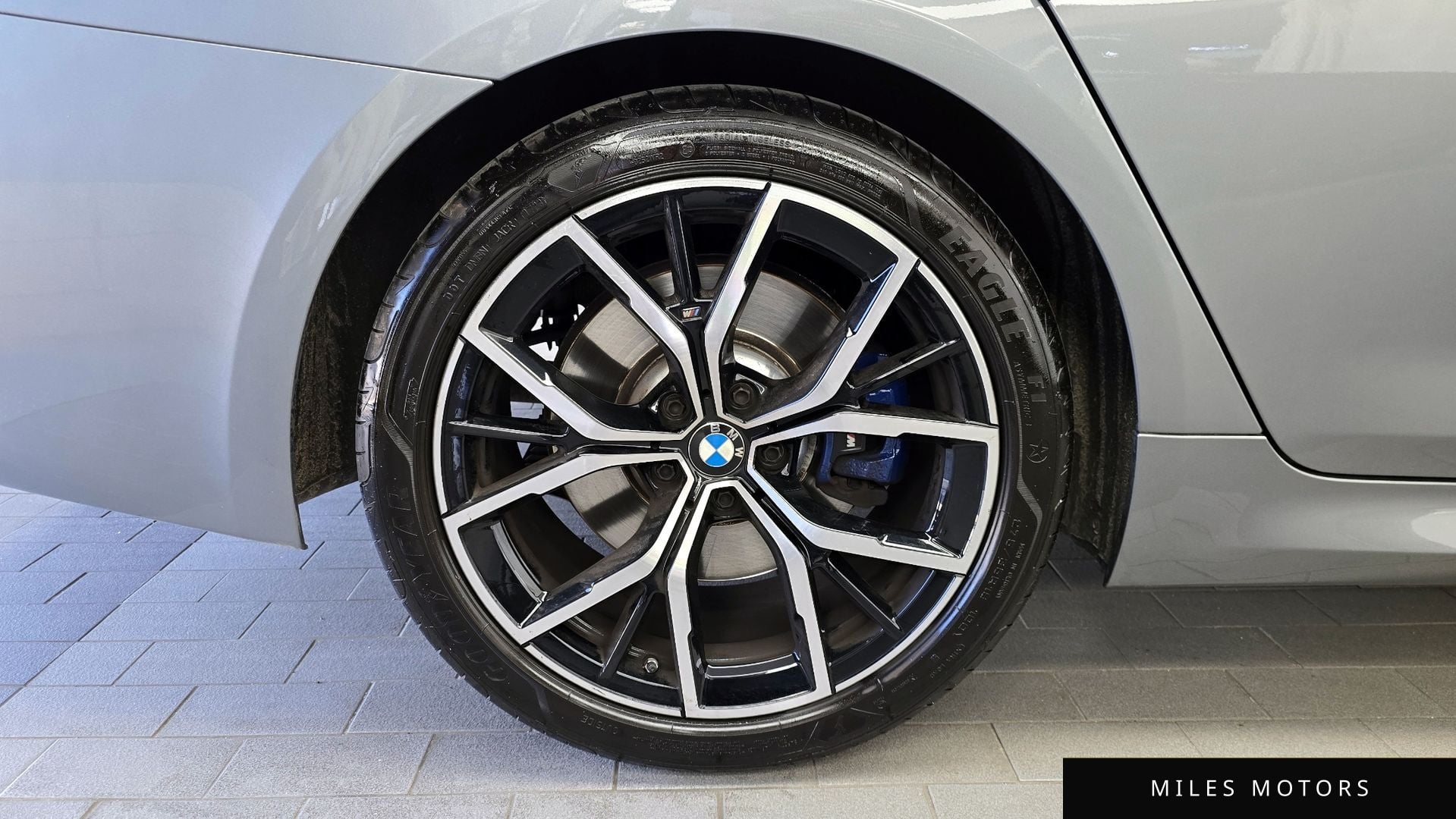 BMW 5 Series (G30) 2023 — миниатюра 5
