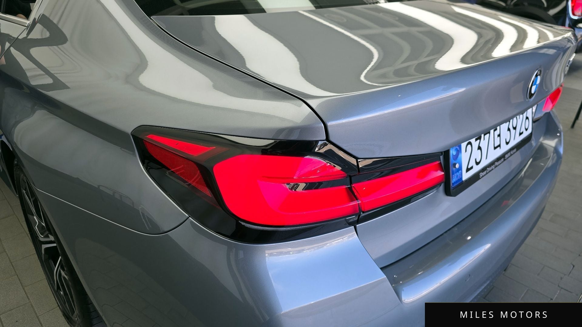 BMW 5 Series (G30) 2023 — миниатюра 9