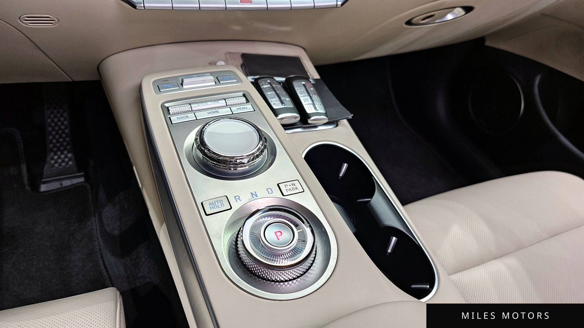 Genesis GV70 2023 — миниатюра 12