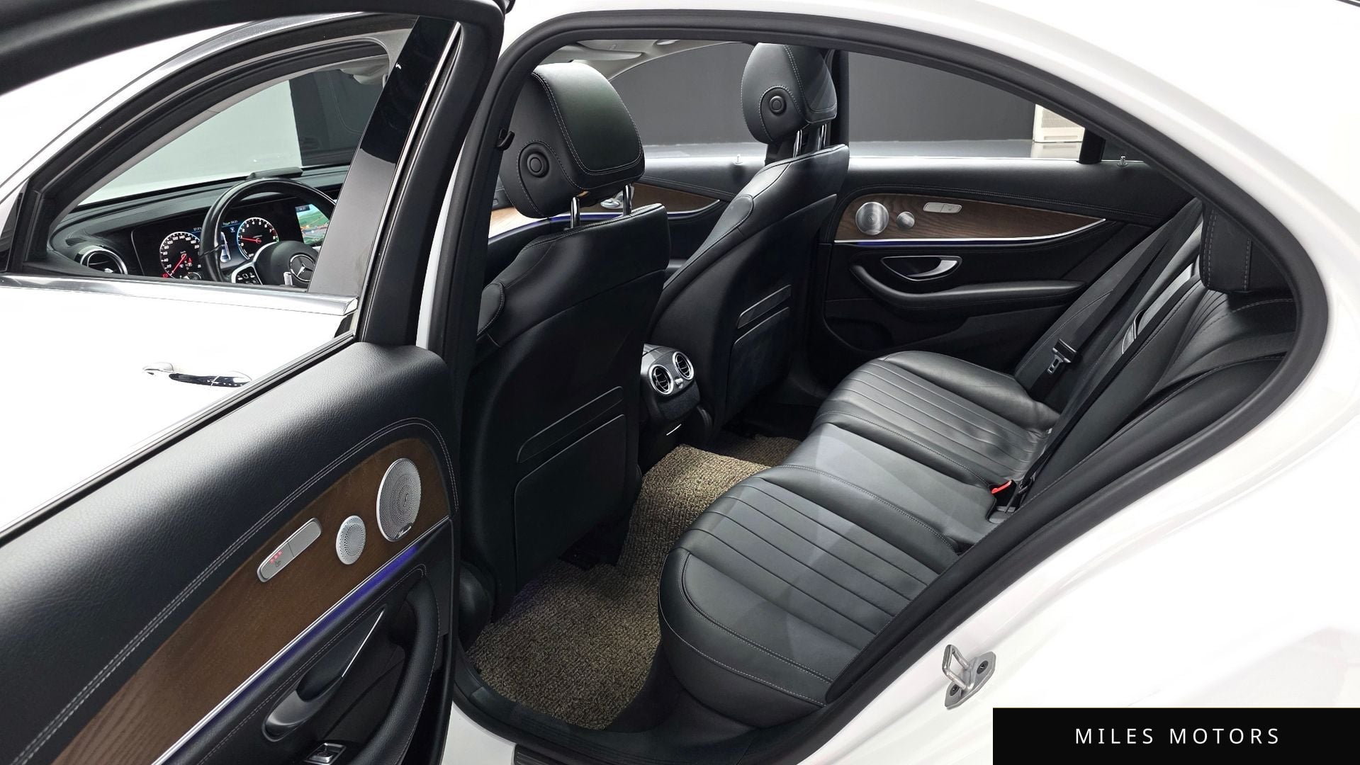 Mercedes-Benz E-Class W213 2019 — миниатюра 12
