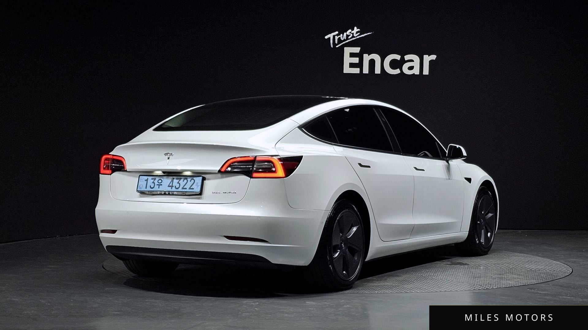 Tesla Model 3 2022 — фото 1 из 12