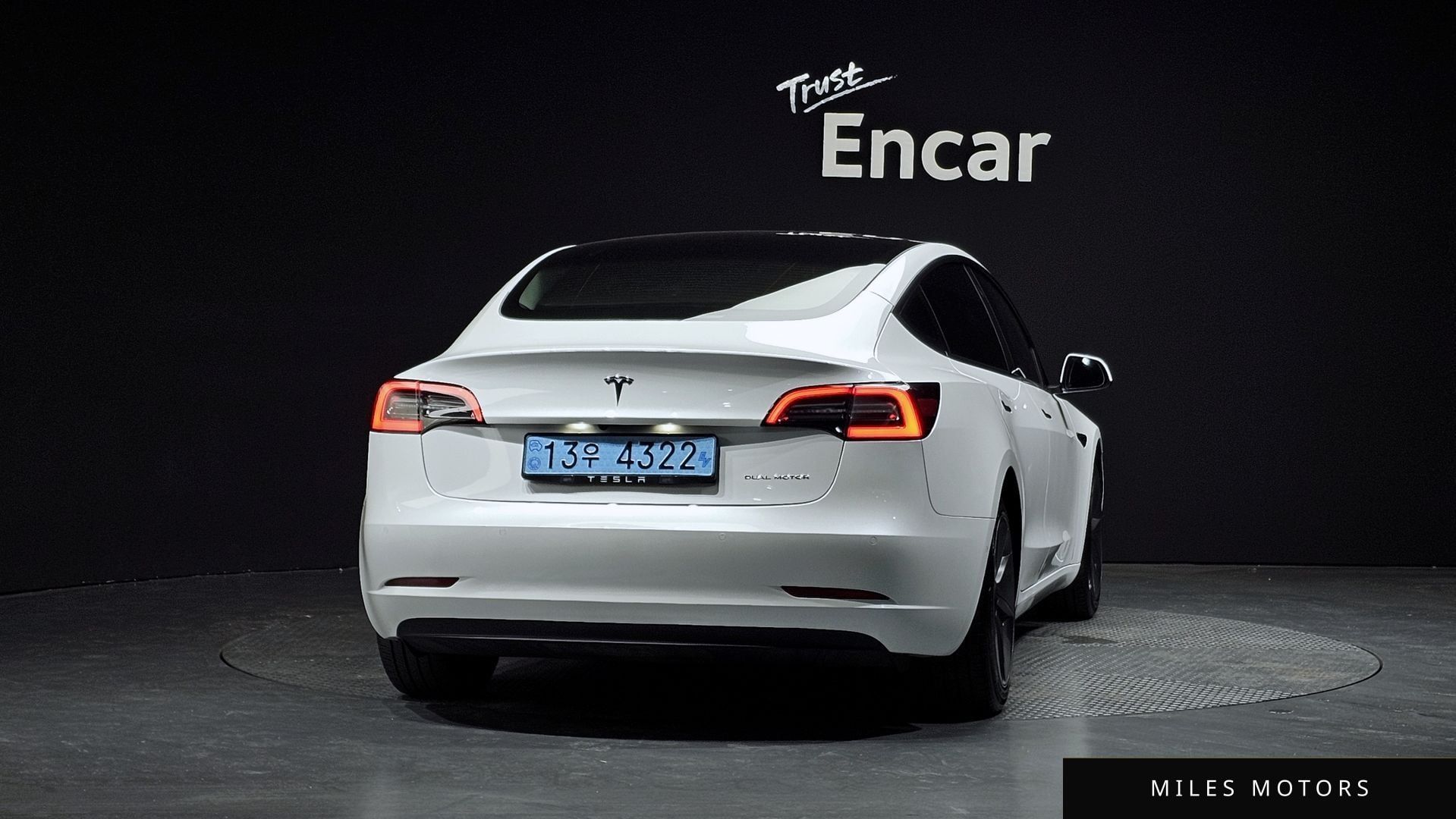 Tesla Model 3 2022 — миниатюра 3