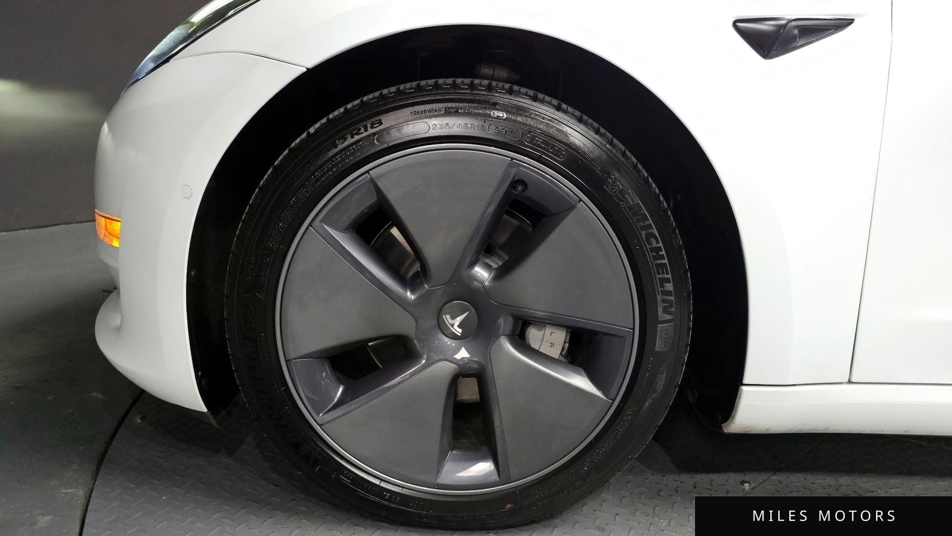 Tesla Model 3 2022 — миниатюра 4