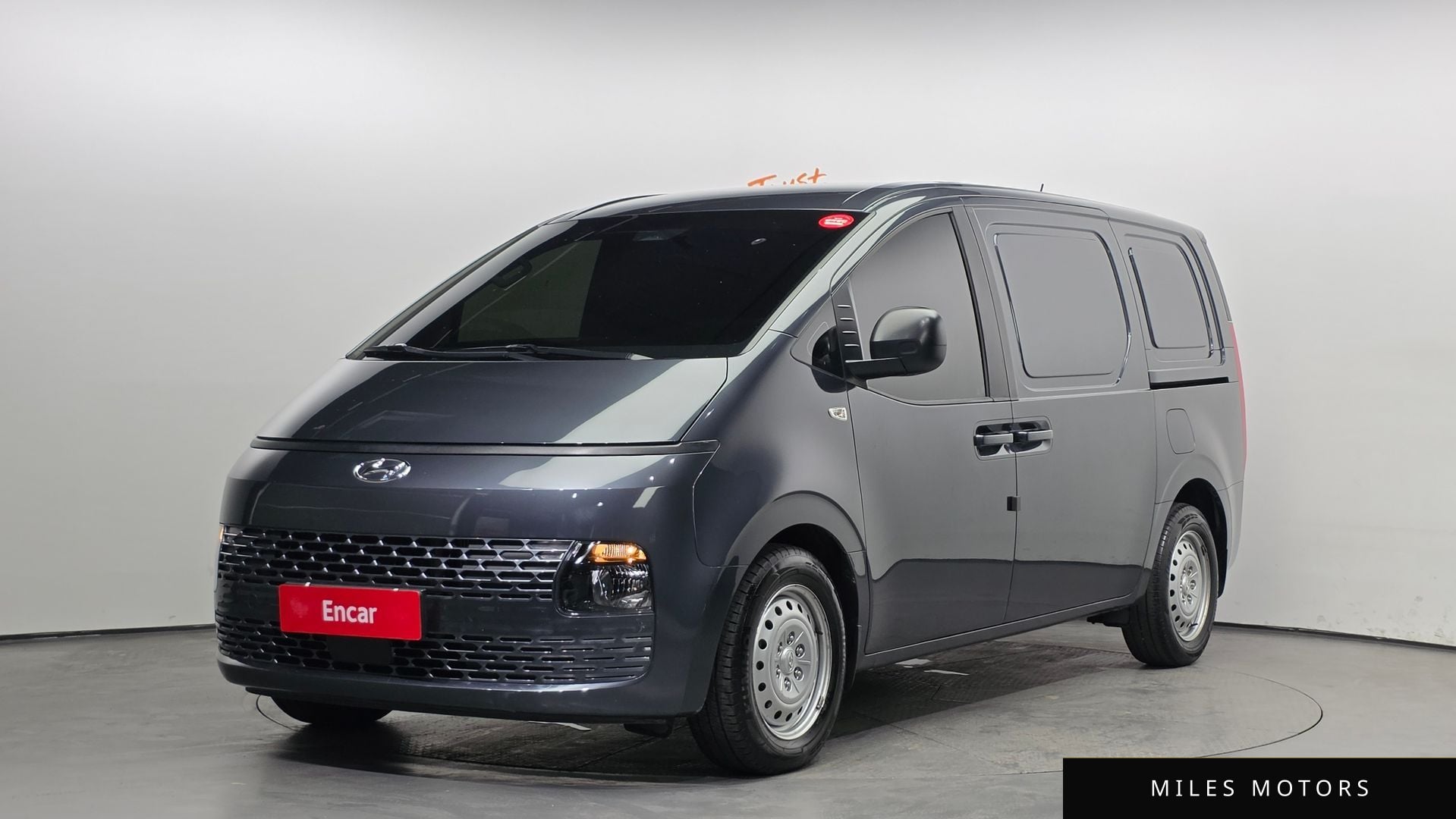Hyundai Staria 2024 — фото 1 из 12