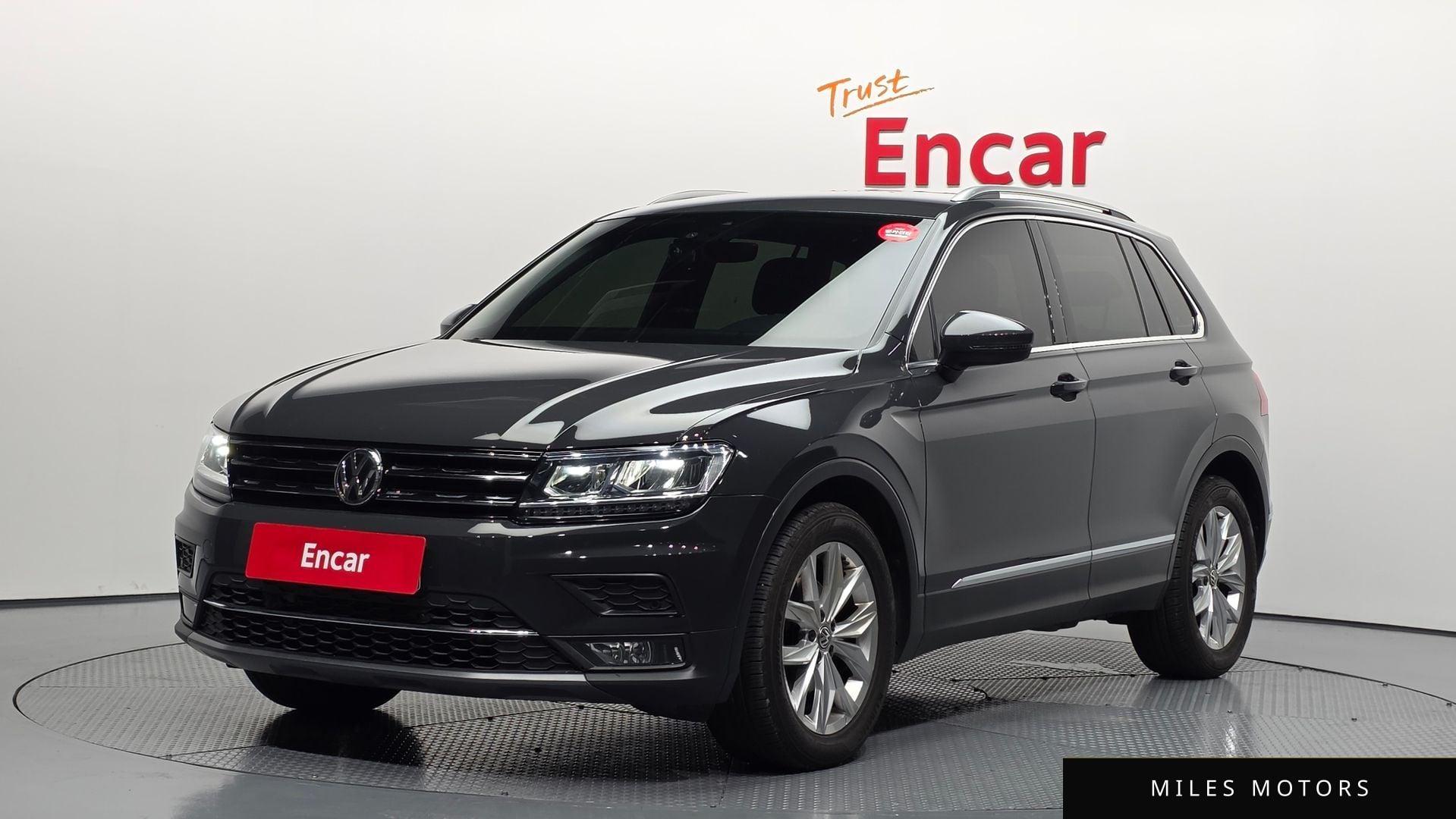 Volkswagen Tiguan 2018 — фото 1 из 12