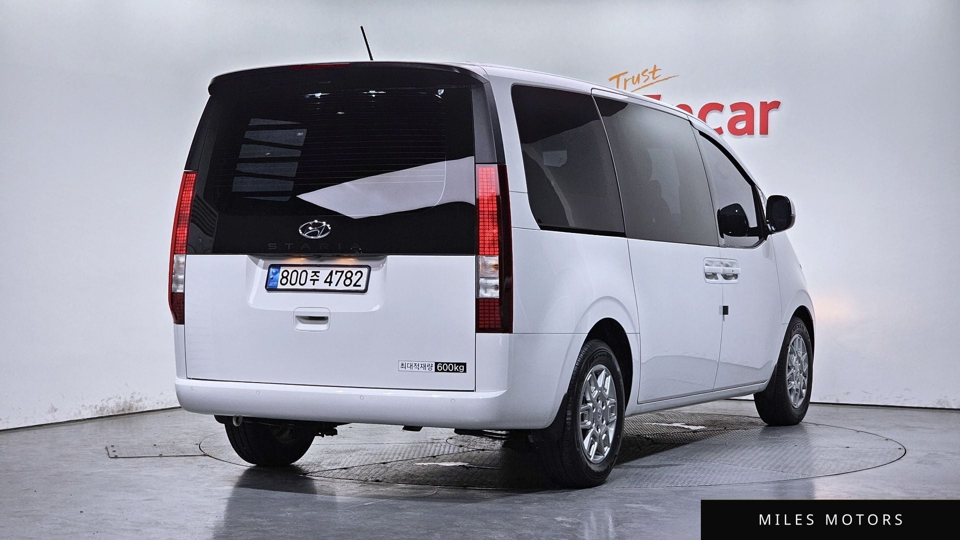 Hyundai Staria 2024 — миниатюра 2
