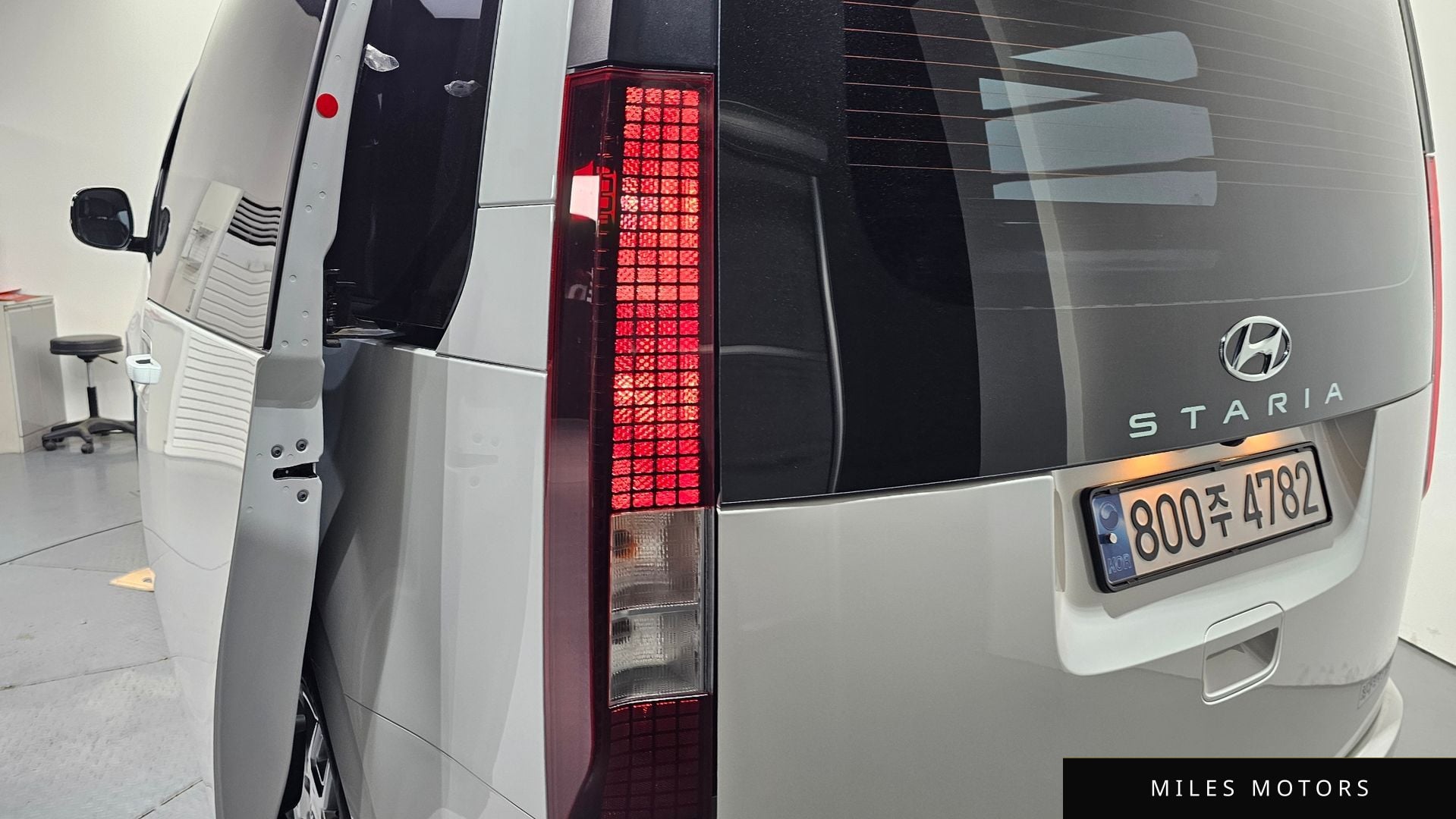 Hyundai Staria 2024 — миниатюра 9