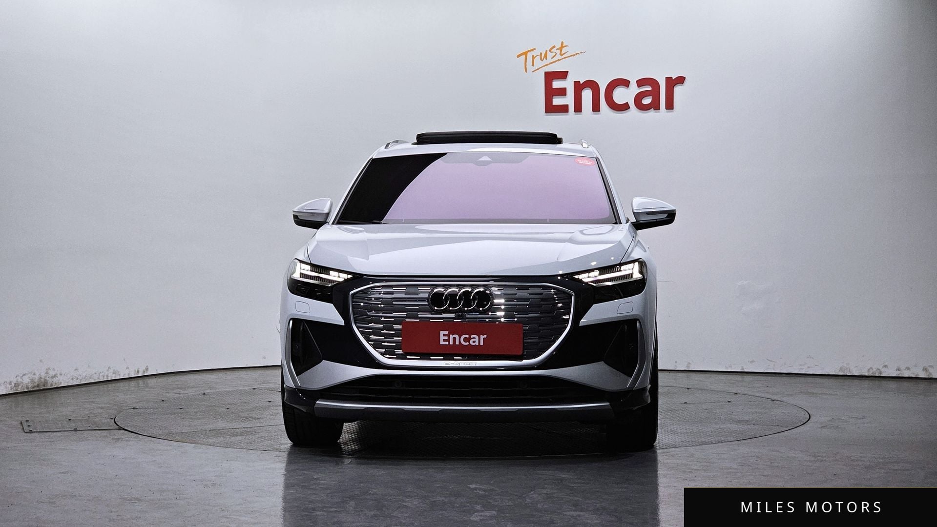 Audi Q4 e-tron 2025 — миниатюра 3