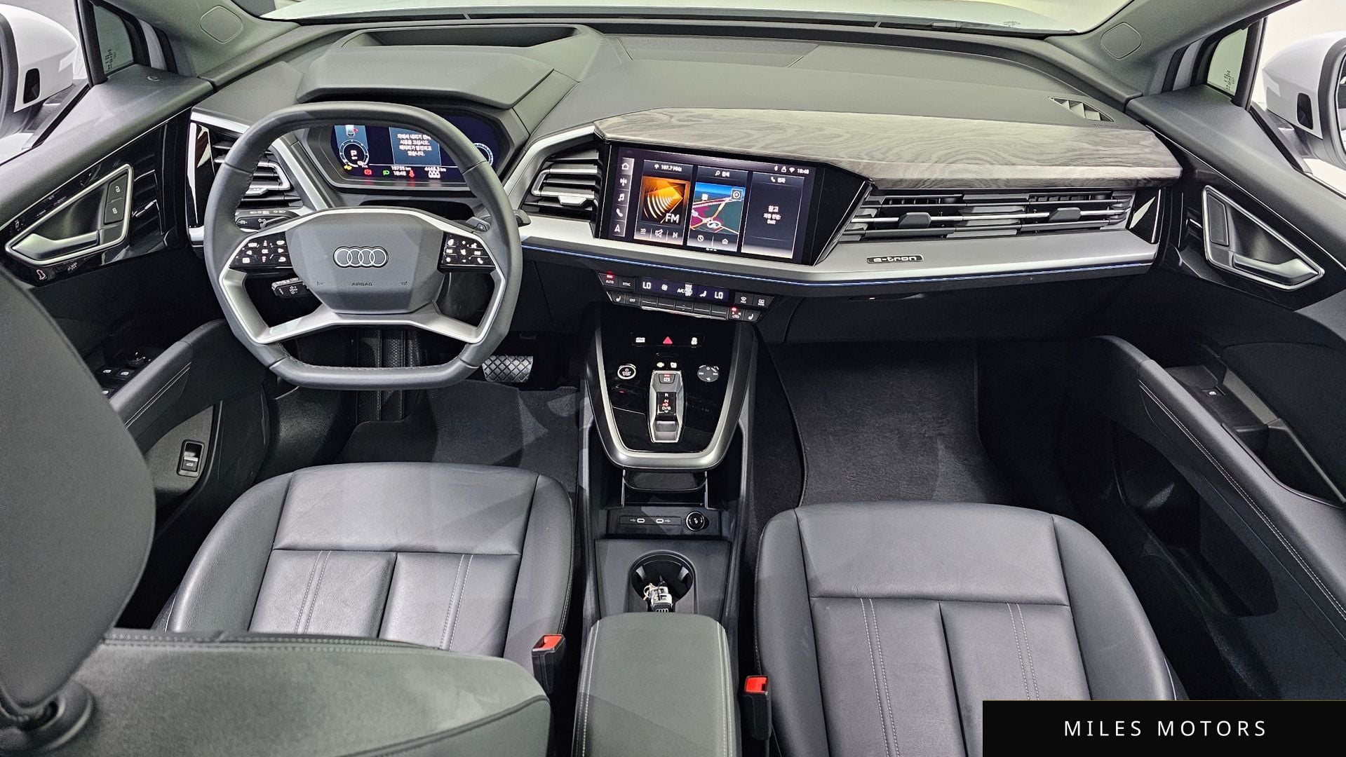 Audi Q4 e-tron 2025 — миниатюра 10